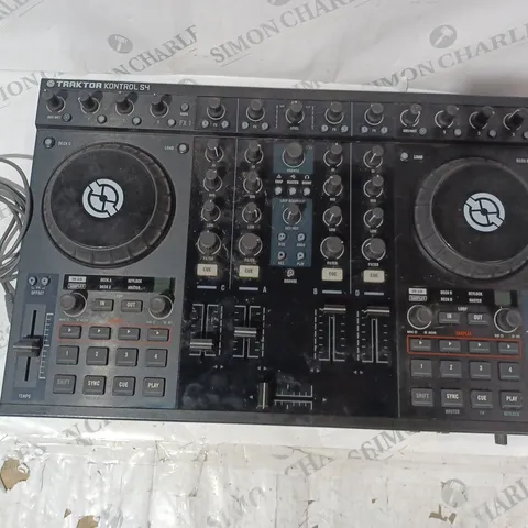 BOXED TRAKTOR KONTROL S4 DJ CONTROLLER