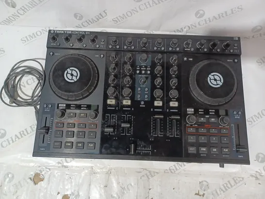 BOXED TRAKTOR KONTROL S4 DJ CONTROLLER