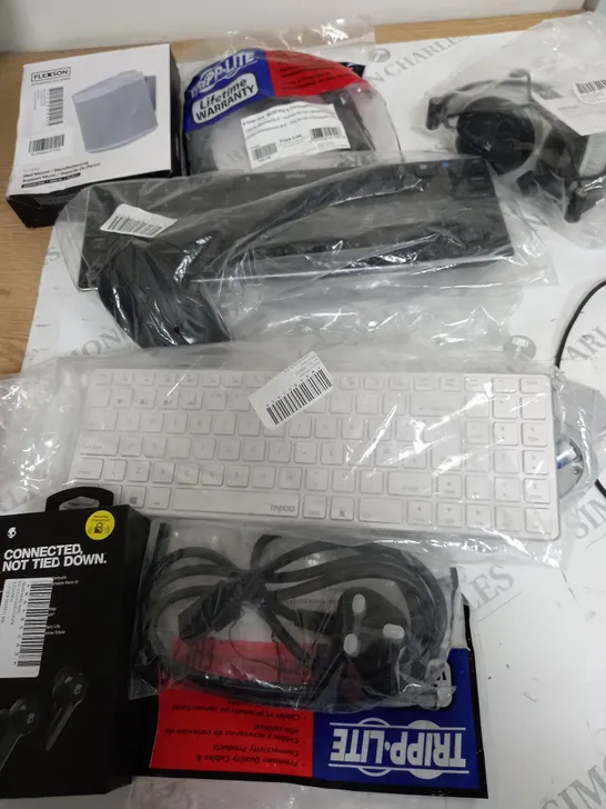 APPRROXIMETELY 9 ASSORTED ELECTRICAL ITEMS INCLUDING, SKULLCANDY WIRELESS EARPHONES RAPOO KEYBOARDS