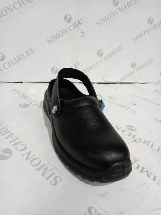 BLACKROCK HYGIENE CLOG BLACK - UK SIZE 6 