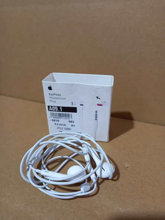 APPLE EARPODS WITH 3.5MM HEADPHONE PLUG