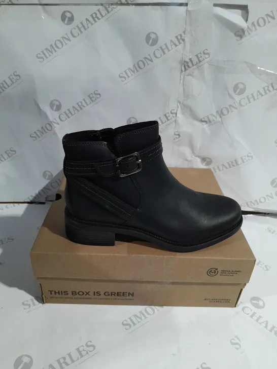 CLANKS MAYE ANKLE BOOT SIZE 7 BLACK LEATHER - BOXED 