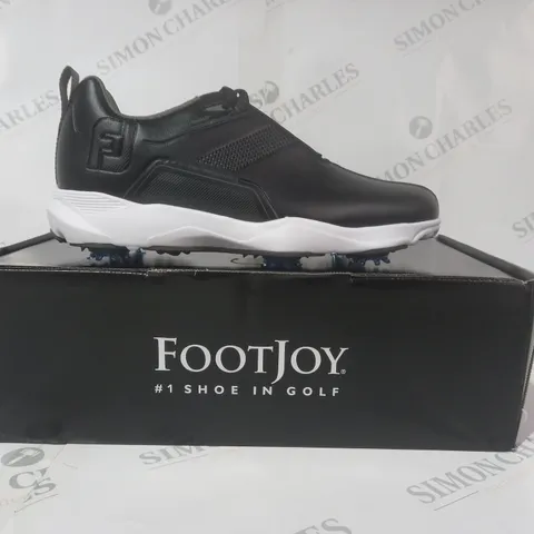 BOXED PAIR OF FOOT JOY GOLD SHOES IN BLACK UK SIZE 6