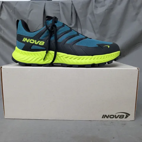 BOXED PAIR OF INOV8 ROCLITE GTX SHOES IN DARK OCEAN/BLACK/LIME UK SIZE 13