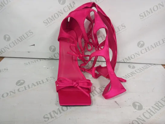 BOXED PAIR OF PRETTY LITTLE THING SQUARE TOE STILETTO HEEL KNEE HIGH SANDALS IN SATIN PINK SIZE 7