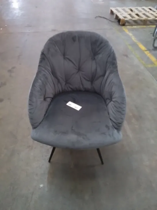 QUALITY UPHOLSTERED SOFT FABRIC CASUAL CHAIR IN GREY 