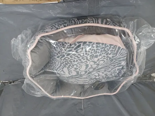 JULIEN MACDONALD PET BED