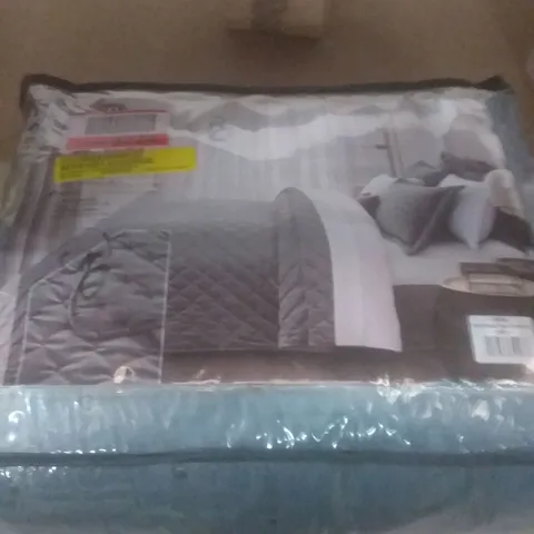 KING SIZE MAKHMAL BEDSPREAD GREY