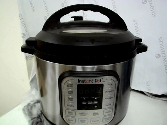 INSTANT POT DUO 7 IN 1 PRESSURE COOKER