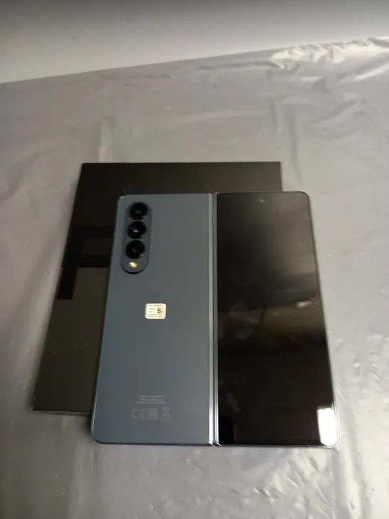 BOXED SAMSUNG GALAXY Z FOLD 4 IN BLUE/GREY