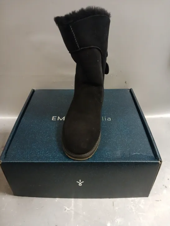 EMU ANDA SHEEPSKIN BOOTS IN BLACK - 8