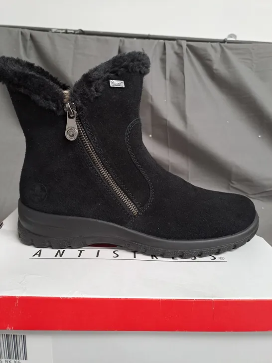 BOXED PAIR OF RIEKER CUFF DETAIL WATER RESISTANT BOOTS IN BLACK - SIZE 6