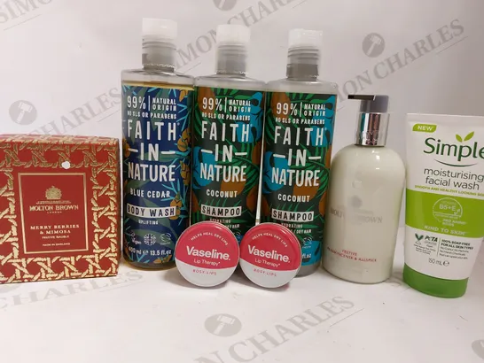 BOX OF APPROX 15 COSMETIC ITEMS TO INCLUDE FAITH IN NATURE BODY WASH, MOLTON BROWN FESTIVE SOAP BAUBLE, SIMPLE FACIAL WASH