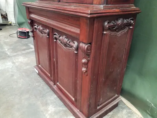 VICTORIAN MAHOGANY VENEER PART GLAZED LOCKABLE BOOKCASE WITH CUPBOARD