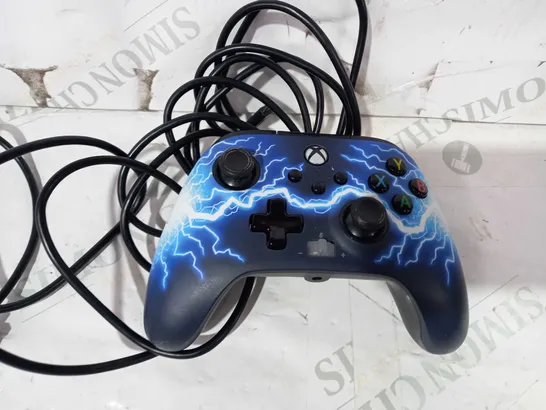 POWERA WIRED CONTROLLER FOR XBOX W. LIGHTNING DESIGN