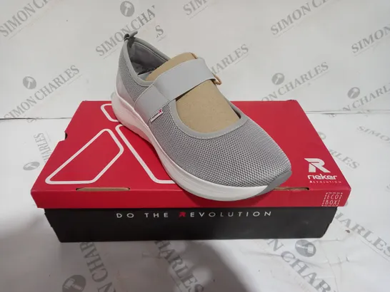 BOXED PAIR OF RIEKER REVOLUTION GREY EVO SPORT SHOE SIZE 6 1/2