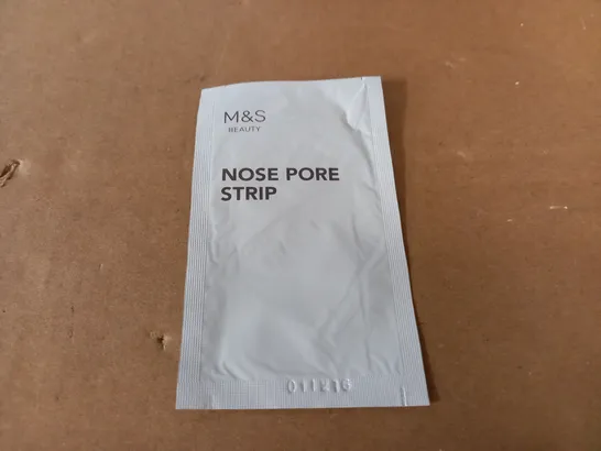 LOT OF APPROXIMATELY 1000 NOSE PORE STRIPS