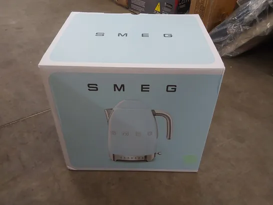 BOXED SMEG 50s STYLE RETRO VARIABLE TEMPERATURE KETTLE 