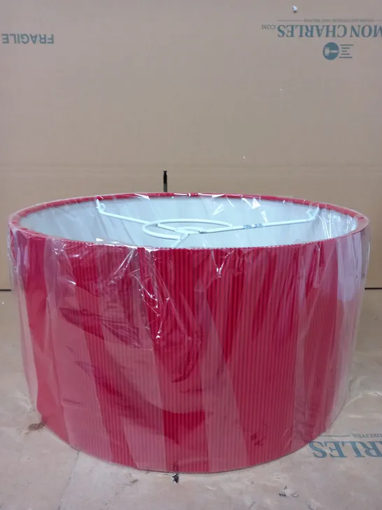 RED RIBBED LIGHTSHADE 40CM