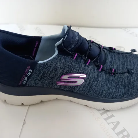 SKETCHERS SLIP-INS TRAINERS IN NAVY - SIZE 5