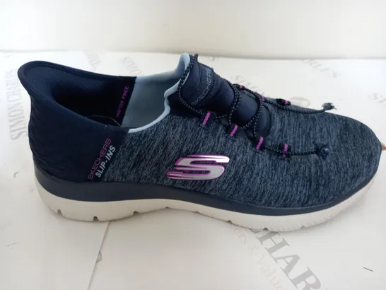 SKETCHERS SLIP-INS TRAINERS IN NAVY - SIZE 5