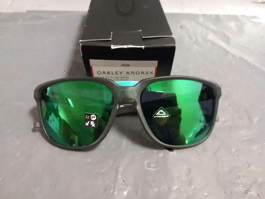 BOXED OAKLEY ANORAK PRIZM JADE IRIDIUM LENS GLASSES