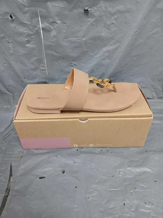 BOXED PAIR OF INYATI LEANDRA THONG STYLE SANDALS IN TOASTED NUT SIZE 6