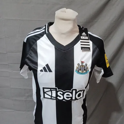 NEWCASTLE UNITED FC HOME SHIRT SIZE 26