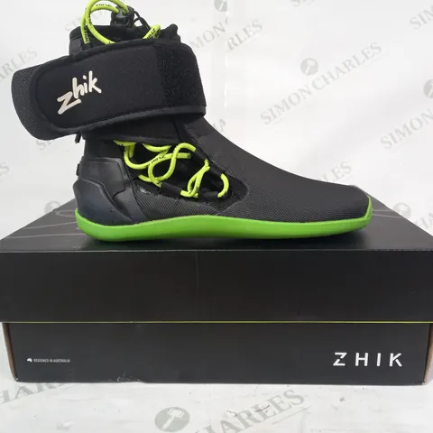 BOXED PAIR OF ZHIK LIGHTWEIGHT HIGH CUT BOOTS IN BLACK/LIME UK SIZE 5