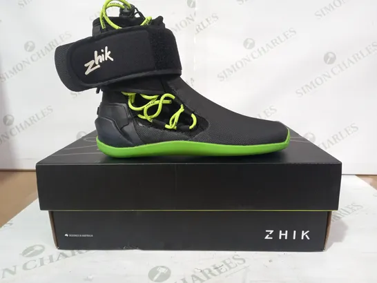 BOXED PAIR OF ZHIK LIGHTWEIGHT HIGH CUT BOOTS IN BLACK/LIME UK SIZE 5