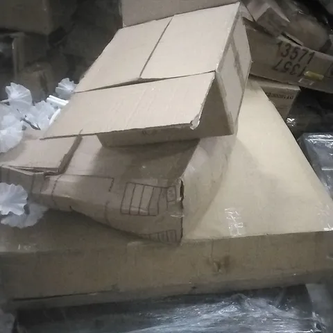 PALLET OF BOXES INCLUDING GARDEN DECORATION AND DECORATIVE LIGHTSHADE 