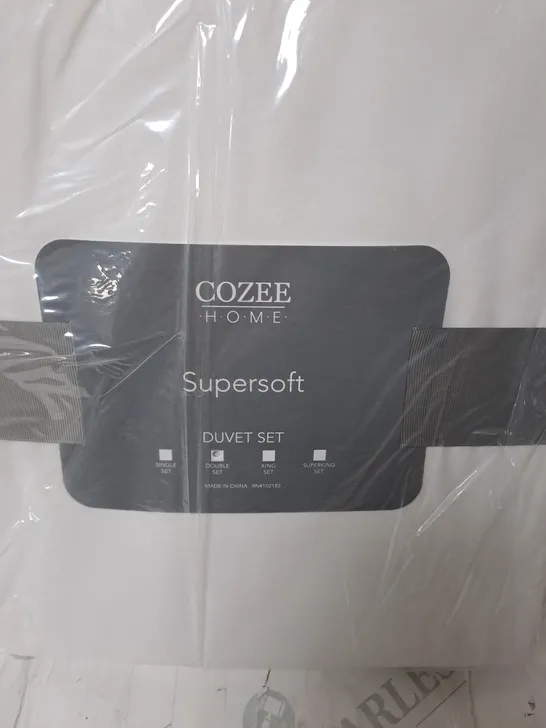 SUPERSOFT BY COZEE HOME 4 PIECE DUVET SET WITH CONTRAST TRIM 