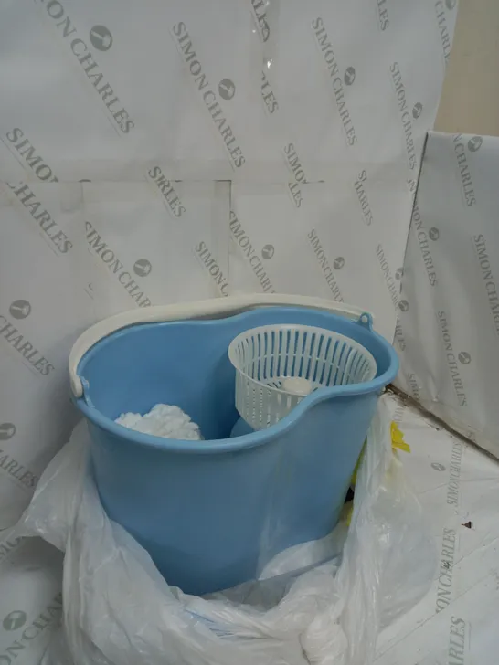 SPIN MOP & BUCKET IN AQUAMARINE