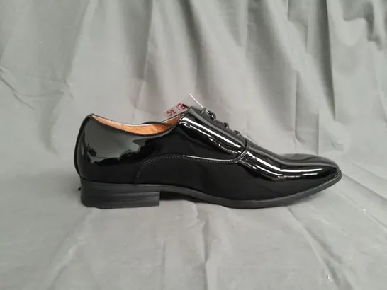 PAIR OF GOOR FORMAL LACE UP SHOES IN BLACK SIZE 13