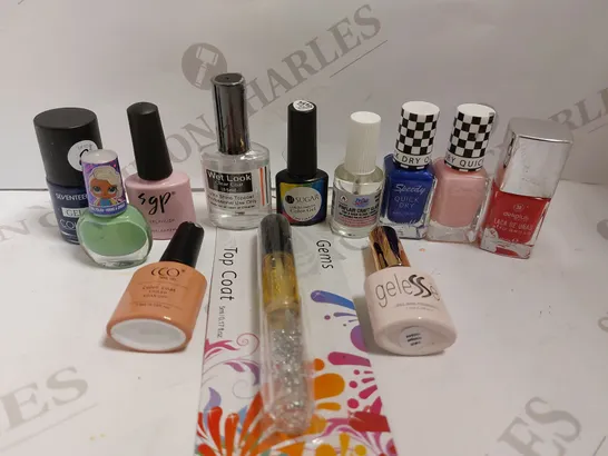 BOX OF APPROX 20 ITEMS TO INCLUDE NAILSCHIC TOP COAT/GEMS, BARRY M SPEEDY DRY NAIL POLISH AND DELIPLUS NAIL POLISH