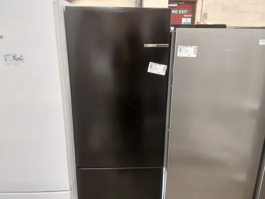 BOSCH SERIES 2 KGN27NBEAG FREESTANDING 50/50 FRIDGE FREEZER, BLACK