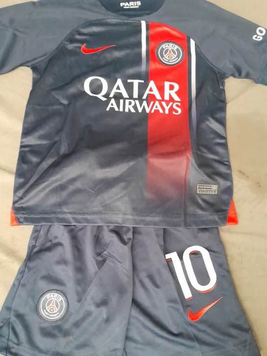 NIKE CHILDREN'S PARIS SAINT-GERMAIN MBAPPÉ NUMBER 10 KIT SIZE 20