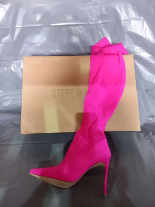 BOXED STEVE MADDEN VAVA FUCHSIA HIGH LEG BOOTS SIZE 40