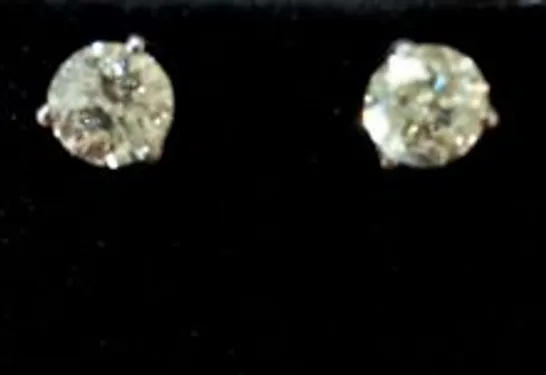 18CT WHITE GOLD STUD EARRINGS SET WITH NATURAL DIAMONDS WEIGHING +3.09CT