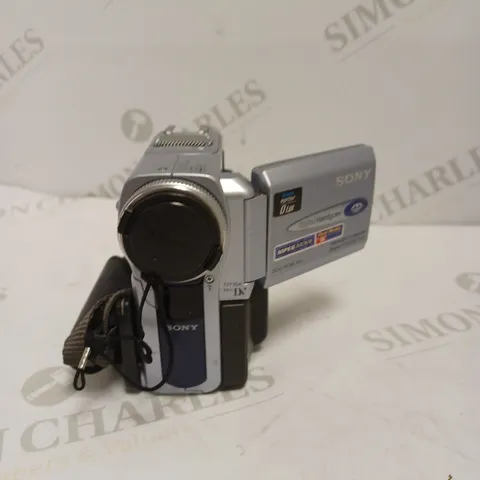 SONY DCR-PC9E DIGITAL HANDYCAM 