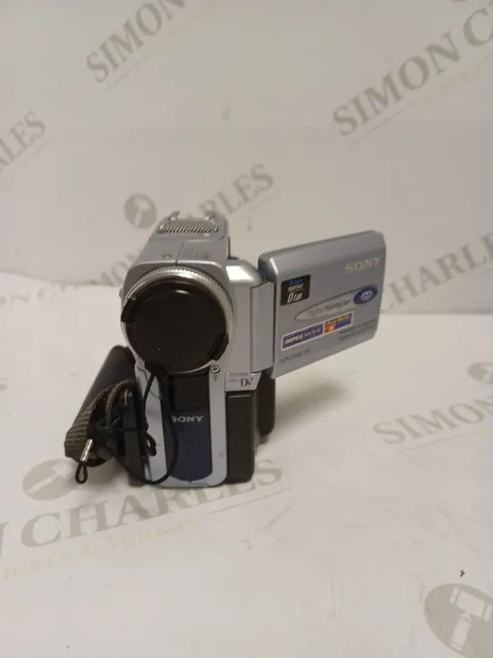 SONY DCR-PC9E DIGITAL HANDYCAM 