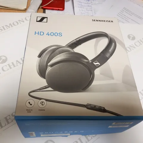 BOXED SENNHEISER HD 400S OVER EAR HEADPHONES