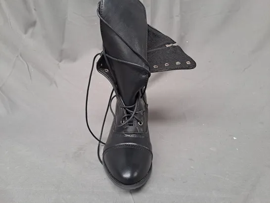 BOXED PAIR OF DESIGNER LOW HEELED BOOTS IN BLACK EU SIZE 38