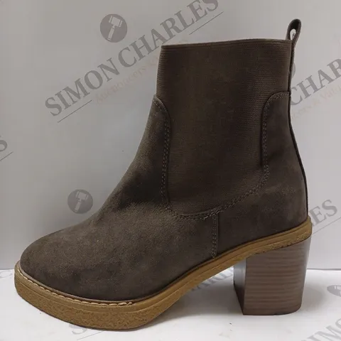 EVANS BROOKE ANKLE BOOTS, BROWN - SIZE 5