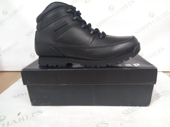 BOXED PAIR OF FIRETRAP RHINO BOOTS IN BLACK UK SIZE 7.5