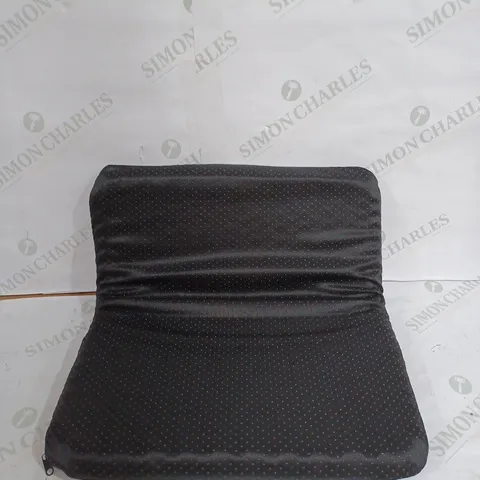 UNBRANDED GEL SEAT CUSHION IN BLACK