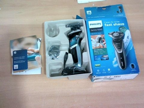 BOXED PHILIPS SERIES 5000 WET & DRY SHAVER