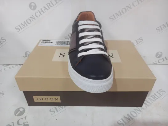 BOXED PAIR OF SHOON LACE UP TRAINERS IN NAVY/METALLIC PEWTER SIZE 7