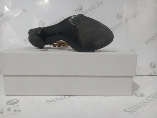 BOXED PAIR OF STELLA MCCARTNEY OPEN TOE HEELED SHOES IN BLACK W. GOLD EFFECT CHAIN EU SIZE 37