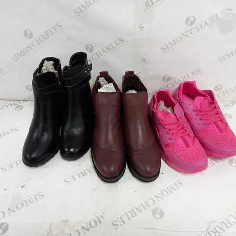 5 BOXED PAIRS OF SHOES TO INCLUDE TRAINERS IN ROSE SIZE 38, ANKLE WEDGE BOOTS IN BLACK SIZE 5, ANKLE BOOTS IN BURGUNDY SIZE 38 